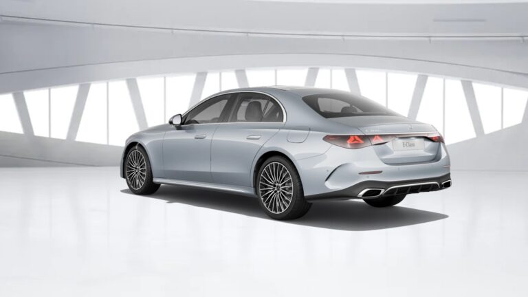 Mercedes-Benz E-Class Sedan (W214 2023) - ภาพหน้ารถ