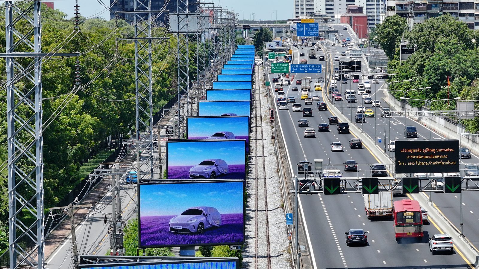 การทดสอบขับขี่บนสภาพถนนเปียกเพื่อยืนยันสมรรถนะการทรงตัว