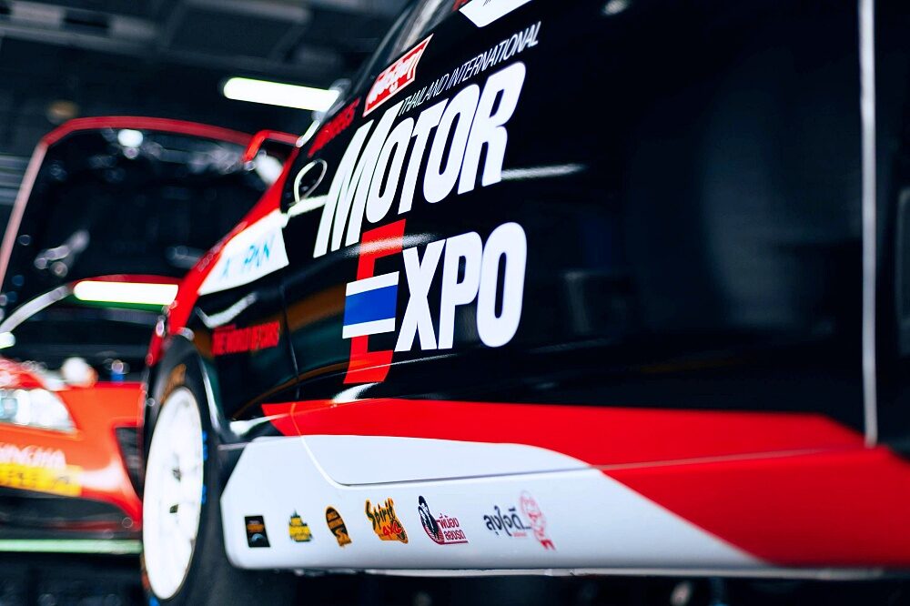 รายละเอียดด้านข้างของ Honda CR-Z ตัวแข่ง Motor Expo Racing Team