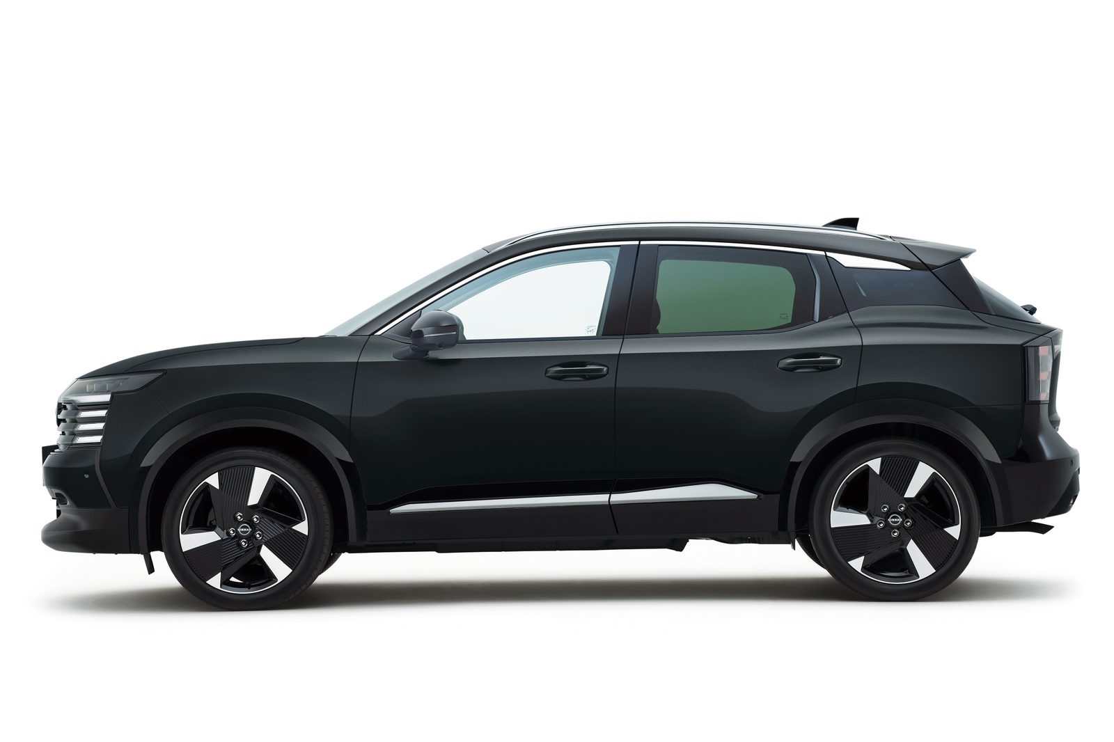 Nissan Kicks 2026 Wide Tailgate