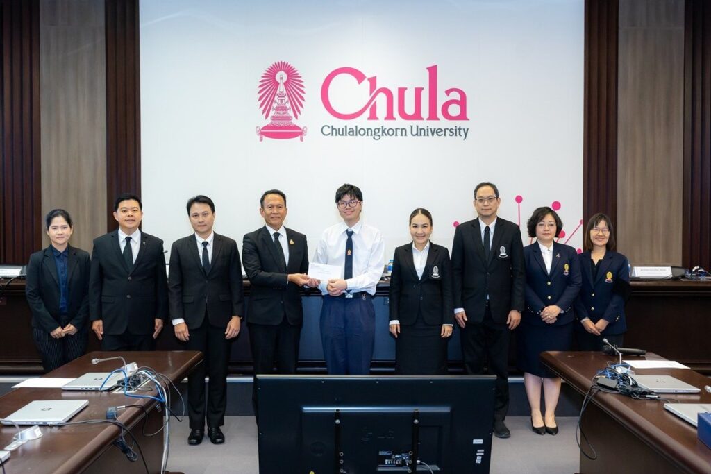 ผู้บริหารโตโยต้าและจุฬาลงกรณ์มหาวิทยาลัยร่วมมอบทุนการศึกษาแก่นิสิต