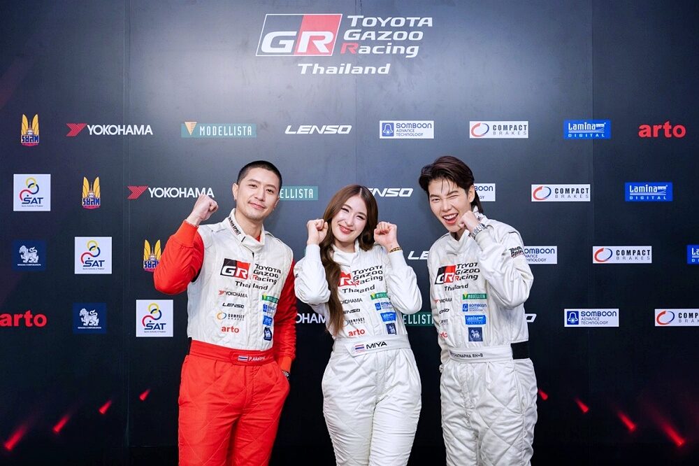 นักแข่งหญิง Toyota Gazoo Racing Thailand บนเวทีผู้ชนะ
