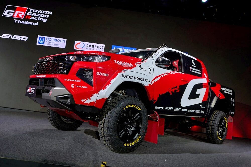 รถแข่งทางฝุ่น Toyota Gazoo Racing Thailand 2026 บนเวที