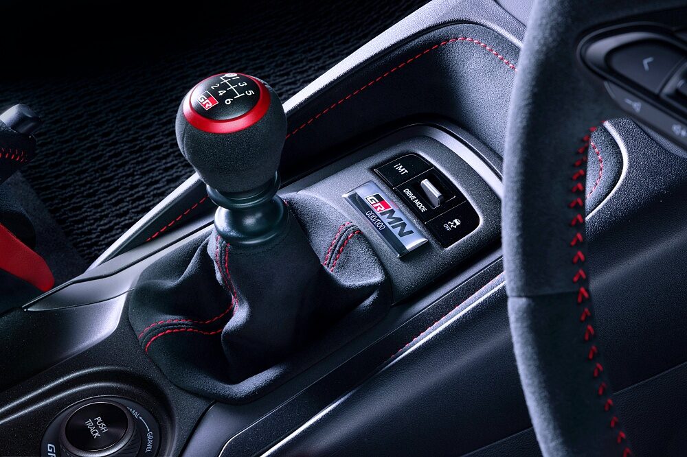หัวเกียร์ iMT 6 สปีด Close-ratio ของ Toyota GRMN Corolla 2026