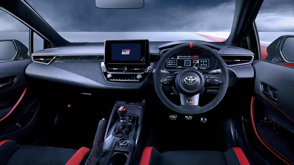 ห้องโดยสาร Toyota GRMN Corolla 2026 พร้อมค็อกพิทสไตล์เรซซิ่ง