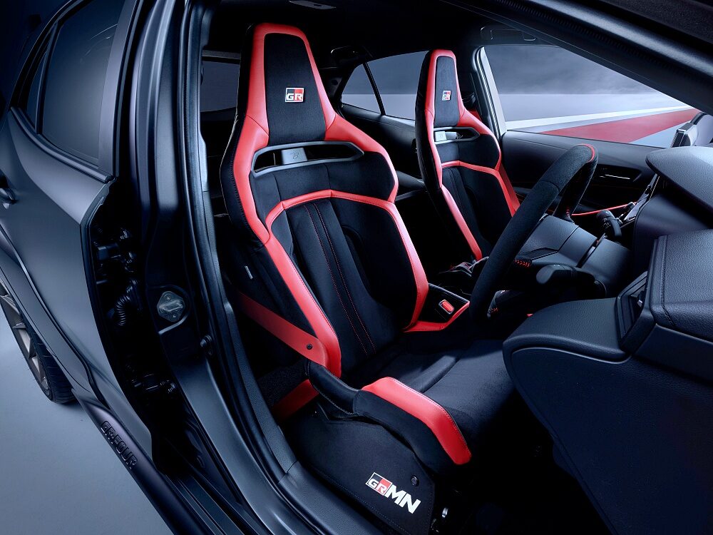 เบาะ Full Bucket Seat ของ Toyota GRMN Corolla 2026