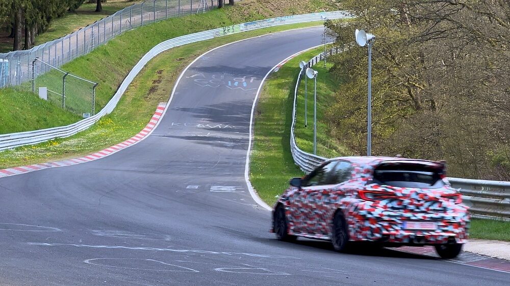 Toyota GRMN Corolla 2026 ลายพรางทดสอบที่สนาม Nürburgring