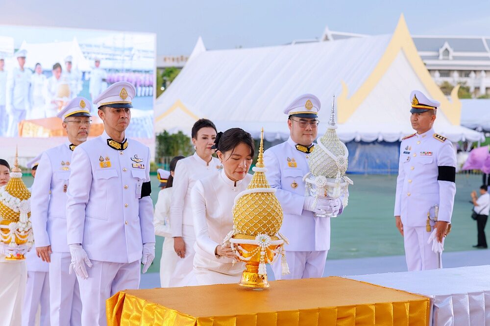 เจ้าหน้าที่และผู้บริหารโตโยต้า มอเตอร์ ร่วมสักการะในพิธี