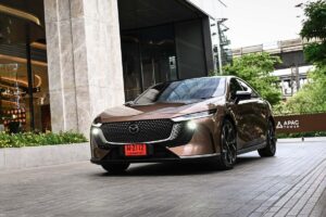 มาสด้าปักหมุดเริ่มส่งมอบ MAZDA6e 2026 ถึงมือลูกค้ากลุ่มแรกอย่างเป็นทางการในไทย