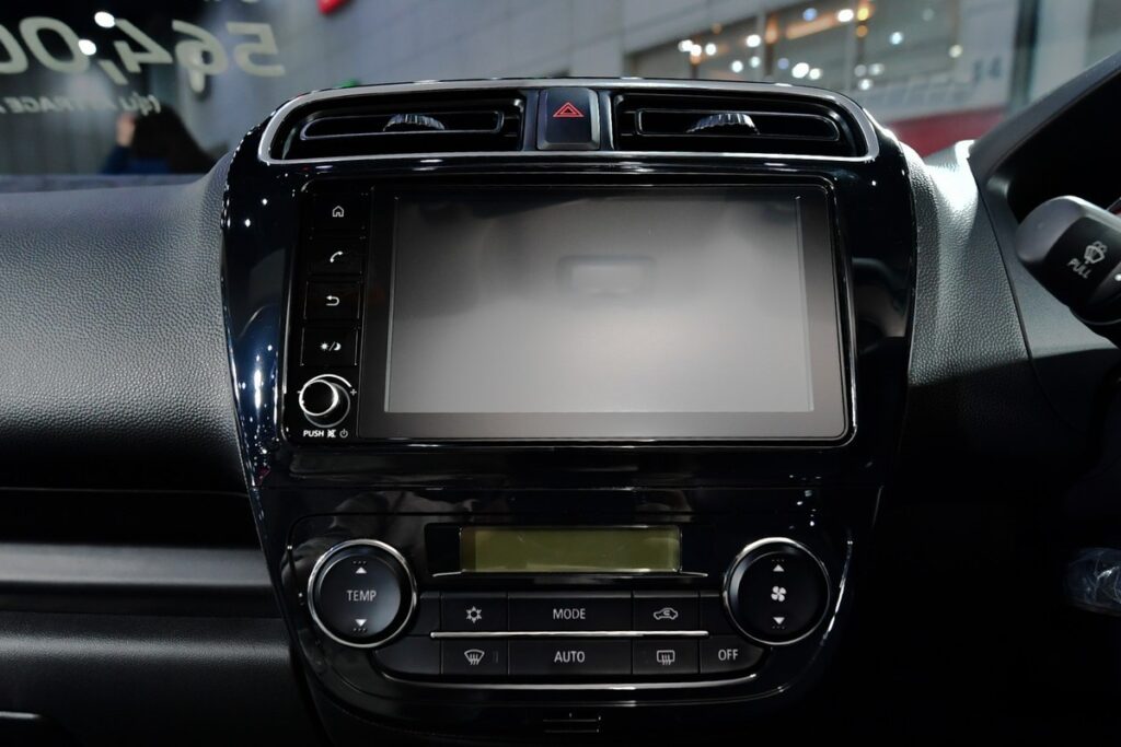 หน้าจอกลางและช่องแอร์ Mitsubishi Attrage 2026