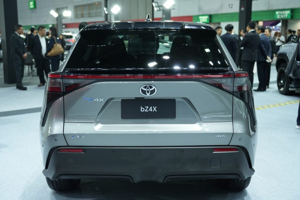 Toyota bZ4X 2026 มุมท้ายในบูธ Toyota