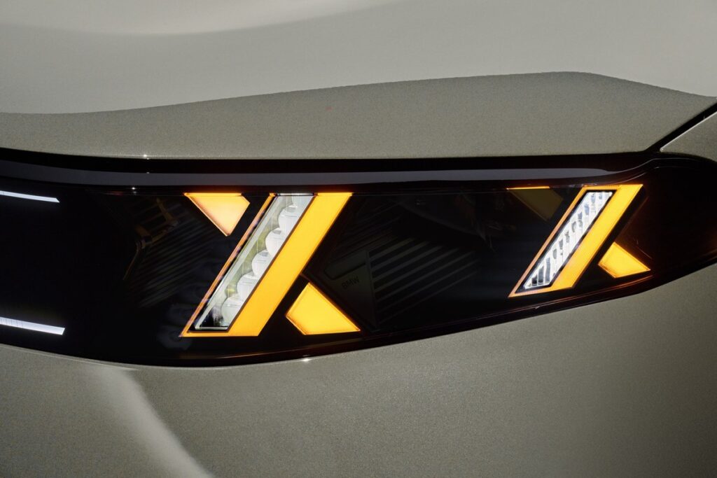 ไฟหน้า Double-X ของ BMW iX5 60 xDrive 2026