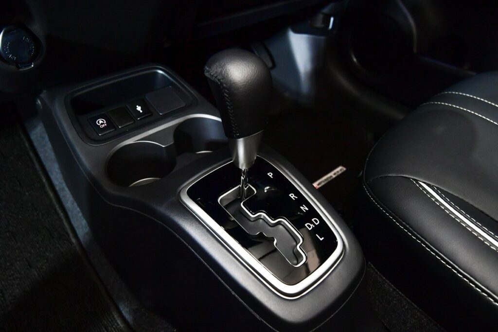 คันเกียร์และฐานคอนโซล Mitsubishi Attrage 2026