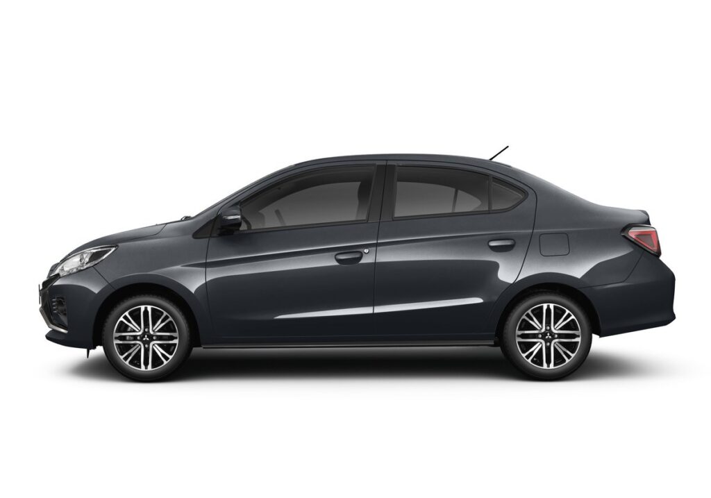 Mitsubishi Attrage 2026 สี Graphite Grey มุมด้านข้าง