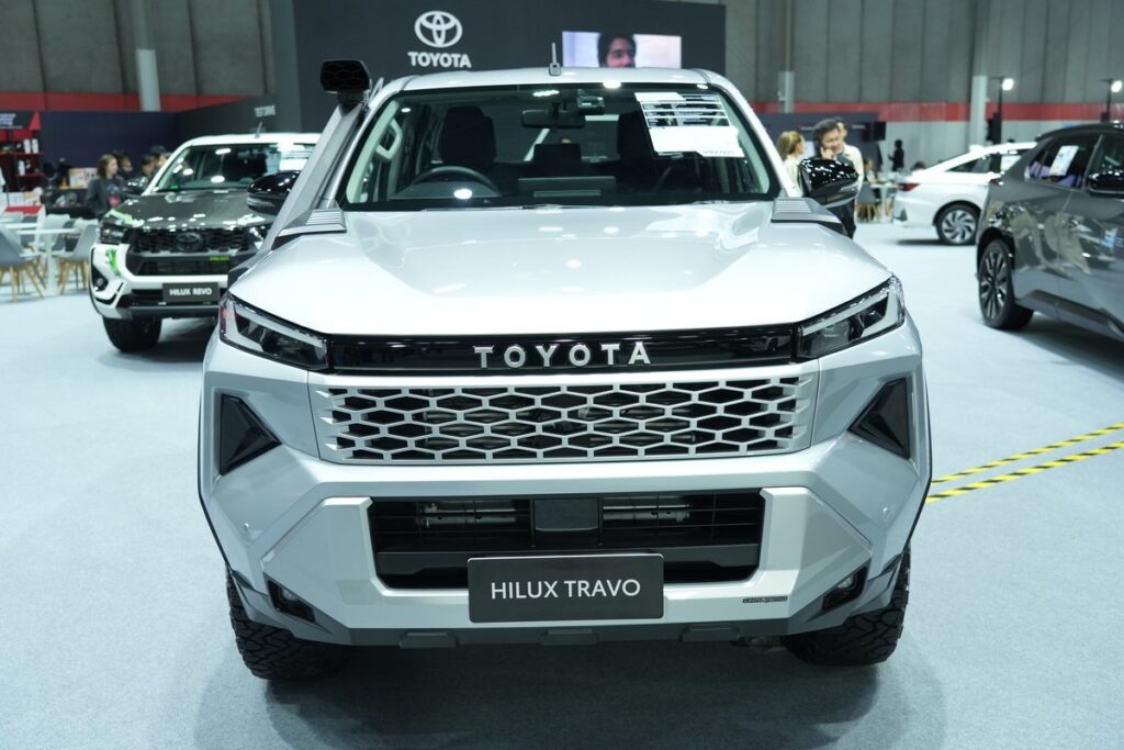 Toyota Hilux Travo Prerunner 2026 มุมด้านหน้า