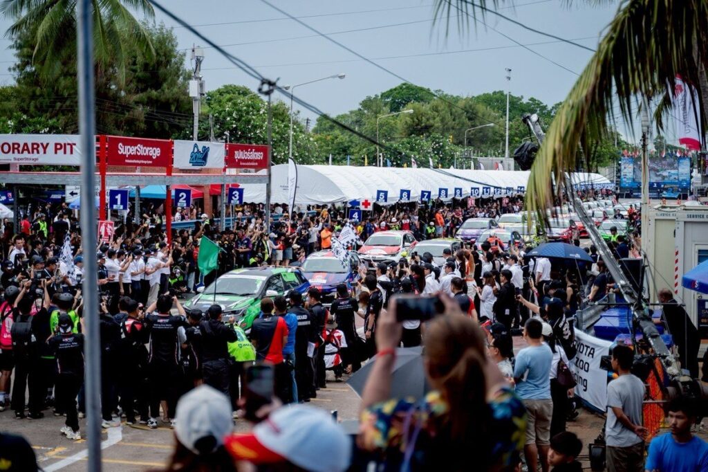 พิธีเปิดการแข่งขันและโพเดียม Toyota Gazoo Racing Thailand 2026 สนามบางแสน ภาพที่ 44