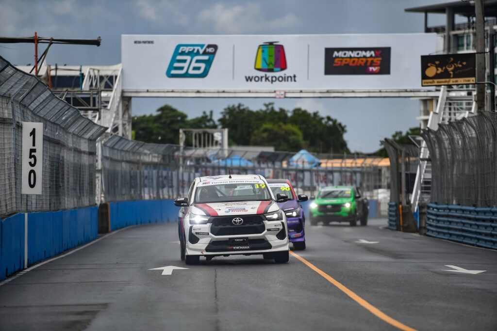 รถแข่ง Toyota Gazoo Racing Thailand 2026 บนสตรีทเซอร์กิตบางแสน ภาพที่ 60