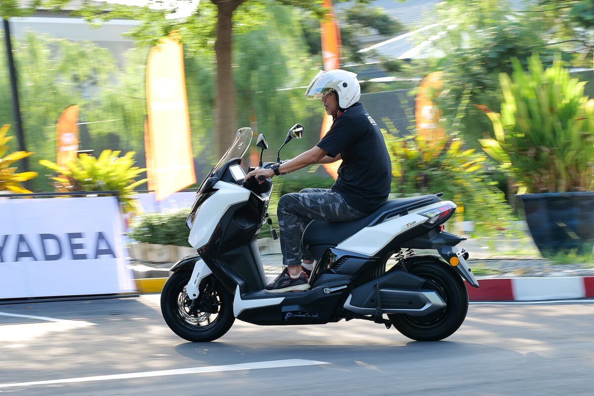 ขี่ Yadea GT80 2026 ในสนามทดสอบ