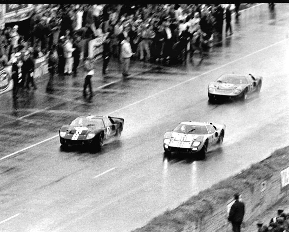 รถแข่งตำนาน Ford GT MkII ในสนามเลอม็อง ปี 1966