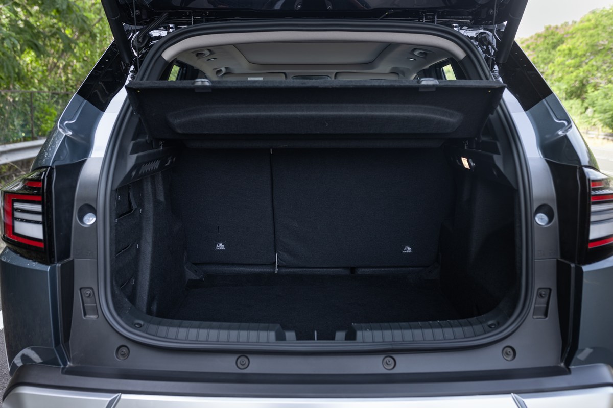 หลังคาพาโนรามิกซันรูฟและเบาะ Nissan Tekton 2026
