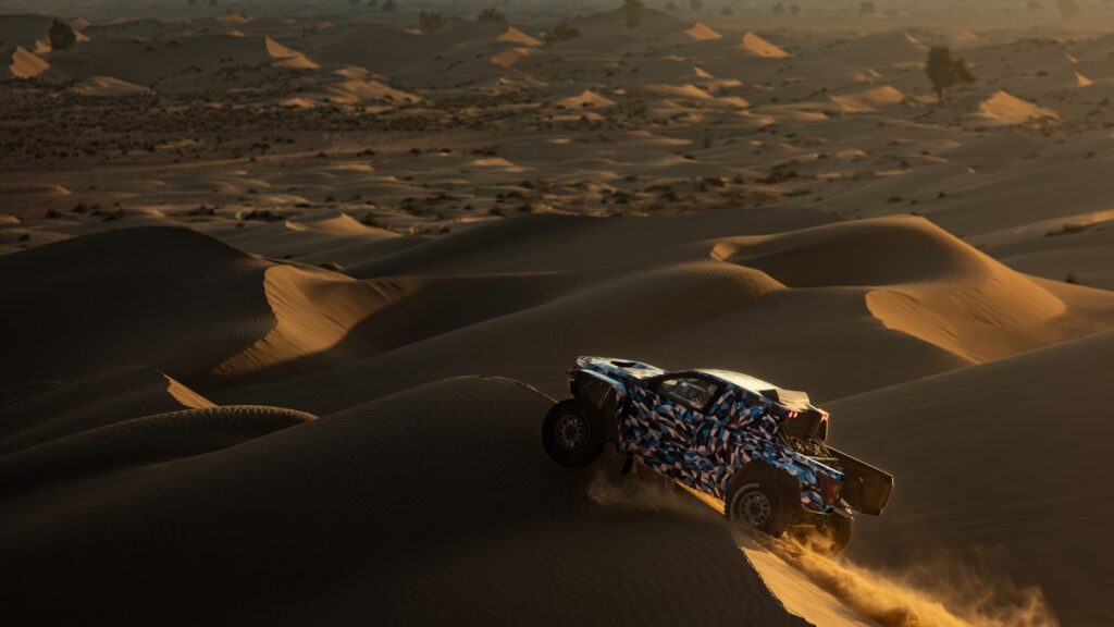 รถแข่ง Toyota DKR GR FC Hilux 2027 พลังไฮโดรเจนฟิวเซล วิ่งบนเนินทรายทะเลทราย
