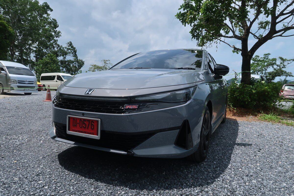 Honda City Hatchback 2026 e:HEV RS สีทูโทน Urban Gray Pearl หลังคาดำ