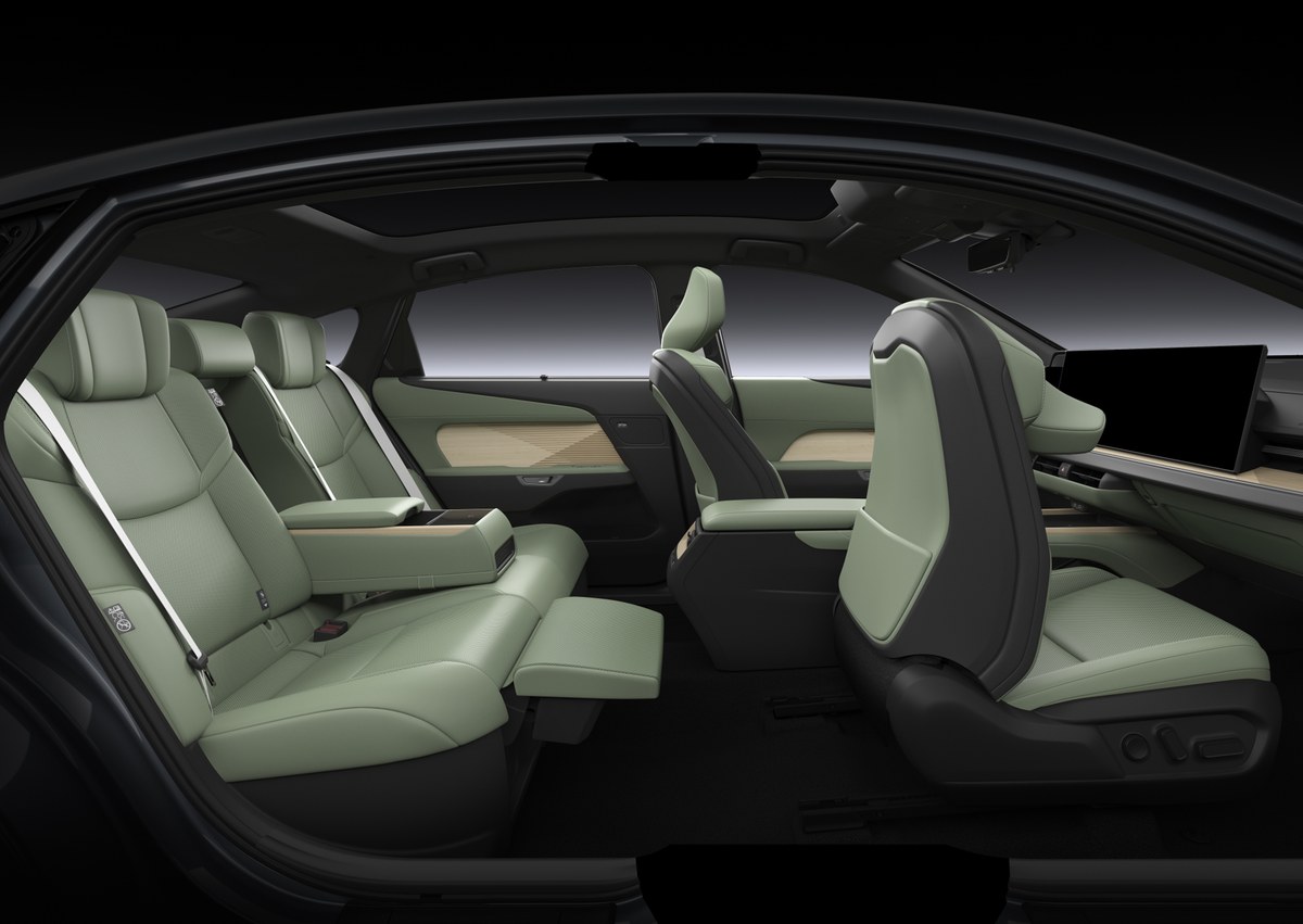 ALL-NEW LEXUS ES 2026 เตรียมเปิดตัวอย่างเป็นทางการในไทย 13 สิงหาคมนี้ คาดลุยขุมพลัง HEV และ BEV 100% 13