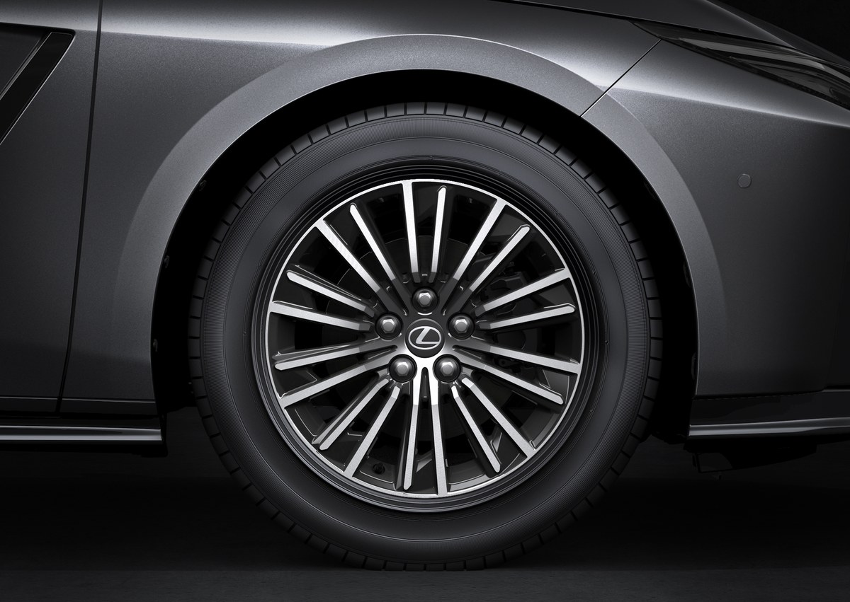 ALL-NEW LEXUS ES 2026 เตรียมเปิดตัวอย่างเป็นทางการในไทย 13 สิงหาคมนี้ คาดลุยขุมพลัง HEV และ BEV 100% 21