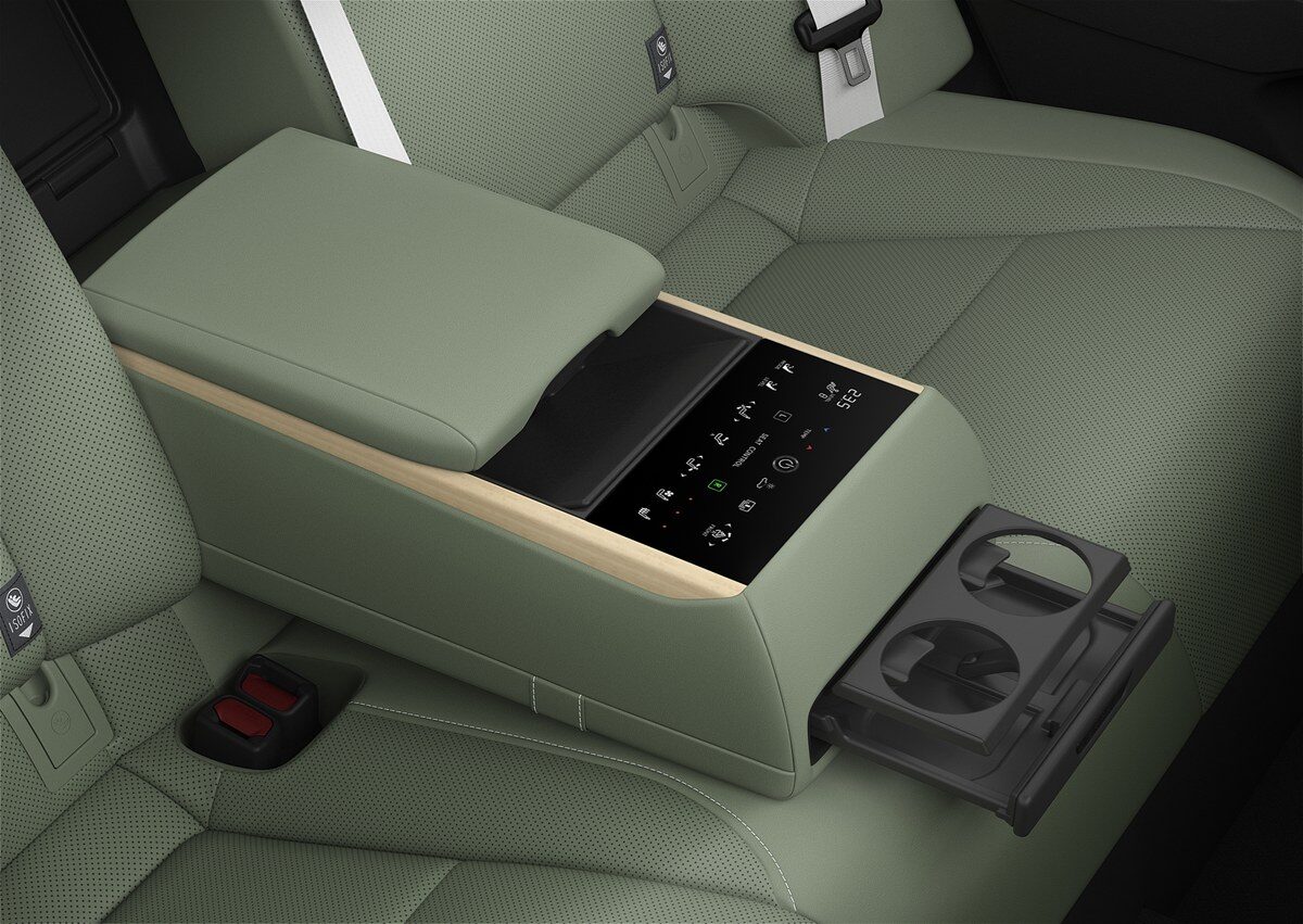 ALL-NEW LEXUS ES 2026 เตรียมเปิดตัวอย่างเป็นทางการในไทย 13 สิงหาคมนี้ คาดลุยขุมพลัง HEV และ BEV 100% 46