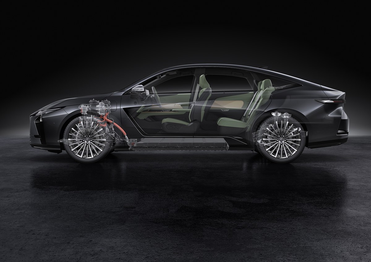 ALL-NEW LEXUS ES 2026 เตรียมเปิดตัวอย่างเป็นทางการในไทย 13 สิงหาคมนี้ คาดลุยขุมพลัง HEV และ BEV 100% 52