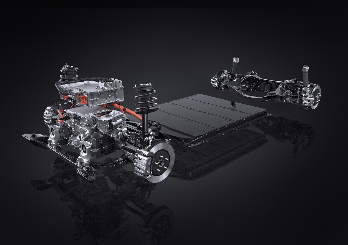 ALL-NEW LEXUS ES 2026 เตรียมเปิดตัวอย่างเป็นทางการในไทย 13 สิงหาคมนี้ คาดลุยขุมพลัง HEV และ BEV 100% 58