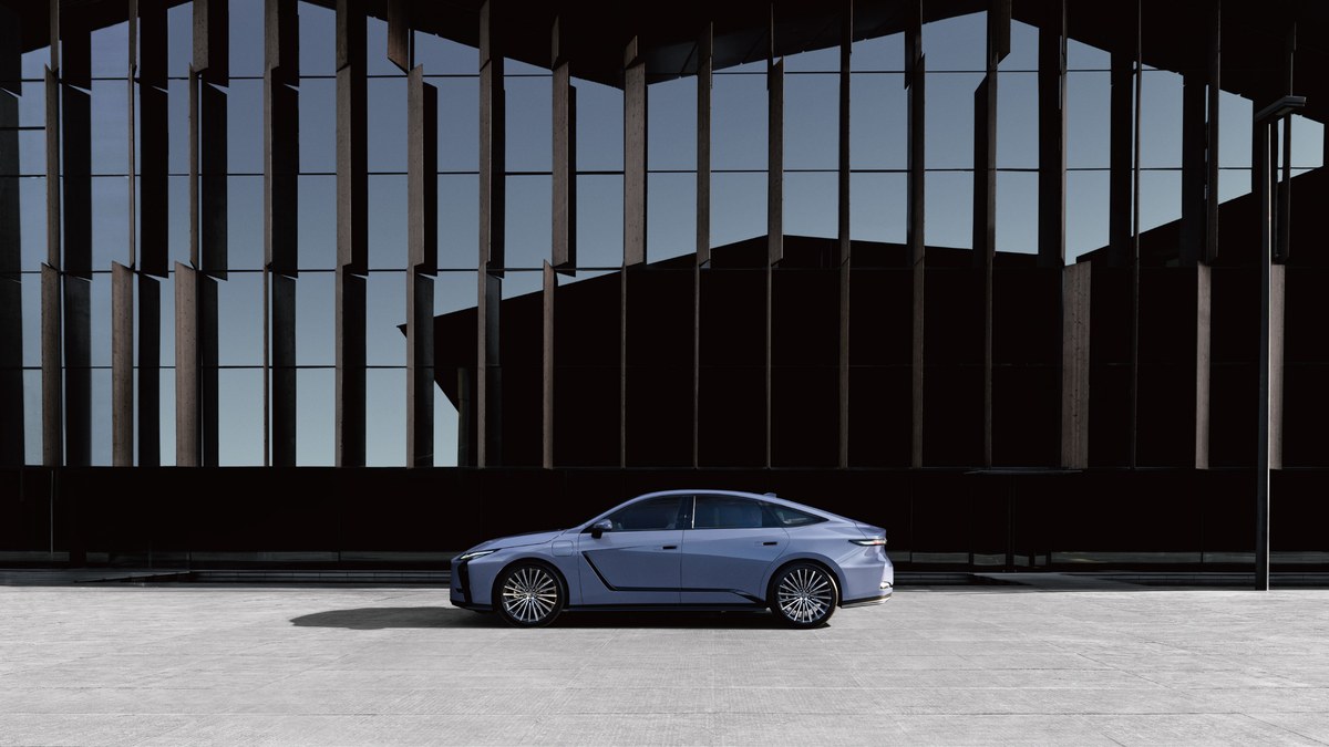 ALL-NEW LEXUS ES 2026 เตรียมเปิดตัวอย่างเป็นทางการในไทย 13 สิงหาคมนี้ คาดลุยขุมพลัง HEV และ BEV 100% 67