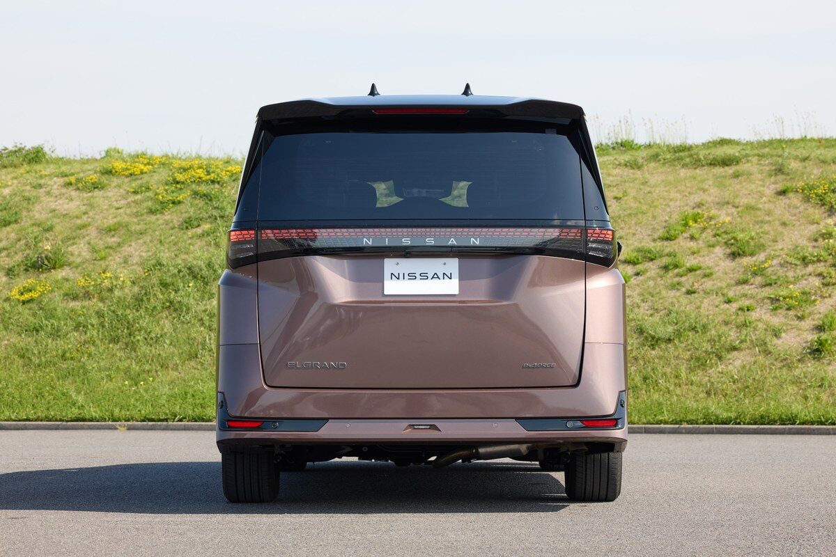 ALL-NEW NISSAN ELGRAND 2026 เปิดตัวในญี่ปุ่น ชูนวัตกรรม e-POWER Gen 3 และขับเคลื่อน 4 ล้อ e-4ORCE พร้อมชนอัลพาร์ด 17