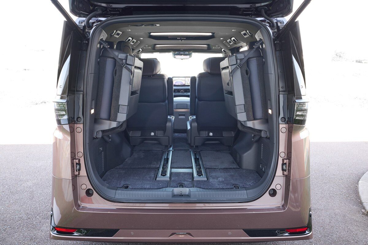 ALL-NEW NISSAN ELGRAND 2026 เปิดตัวในญี่ปุ่น ชูนวัตกรรม e-POWER Gen 3 และขับเคลื่อน 4 ล้อ e-4ORCE พร้อมชนอัลพาร์ด 32