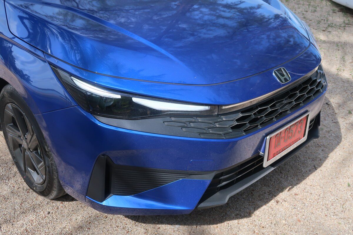 ไฟหน้า Full LED และกระจังหน้า Honda City 2026 e:HEV V