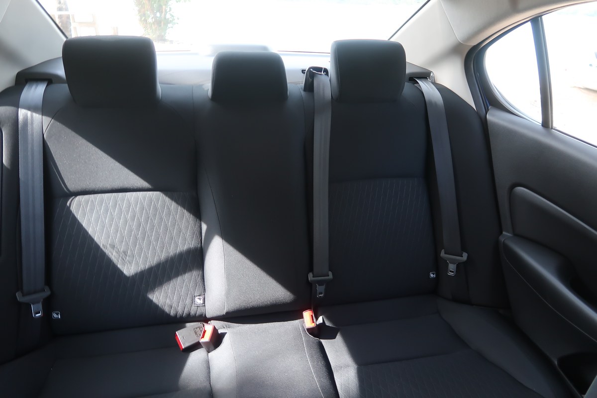 เบาะนั่งแถวหลัง Honda City 2026 e:HEV V มุมกว้าง