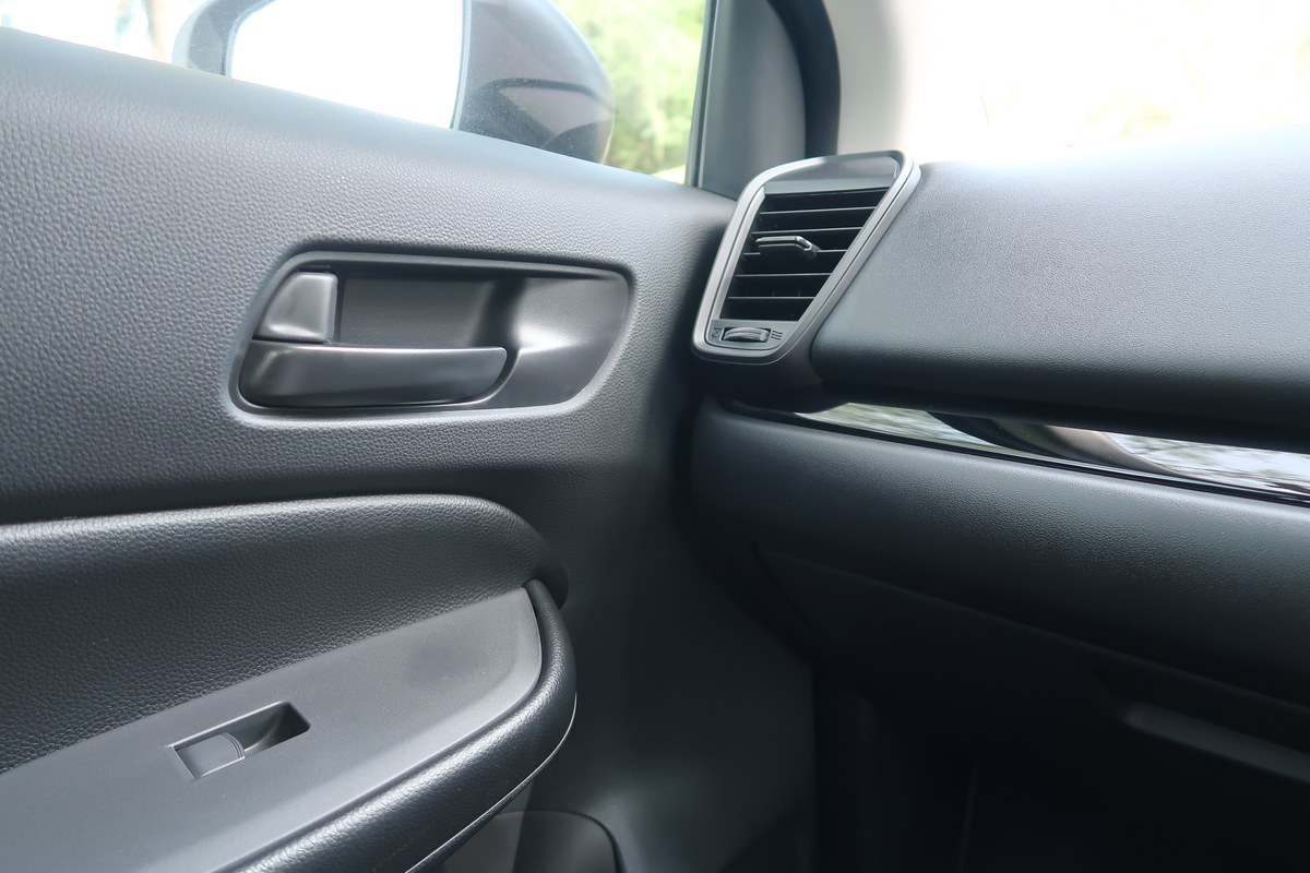 มือจับเปิดประตูด้านในและช่องแอร์ Honda City 2026 e:HEV V