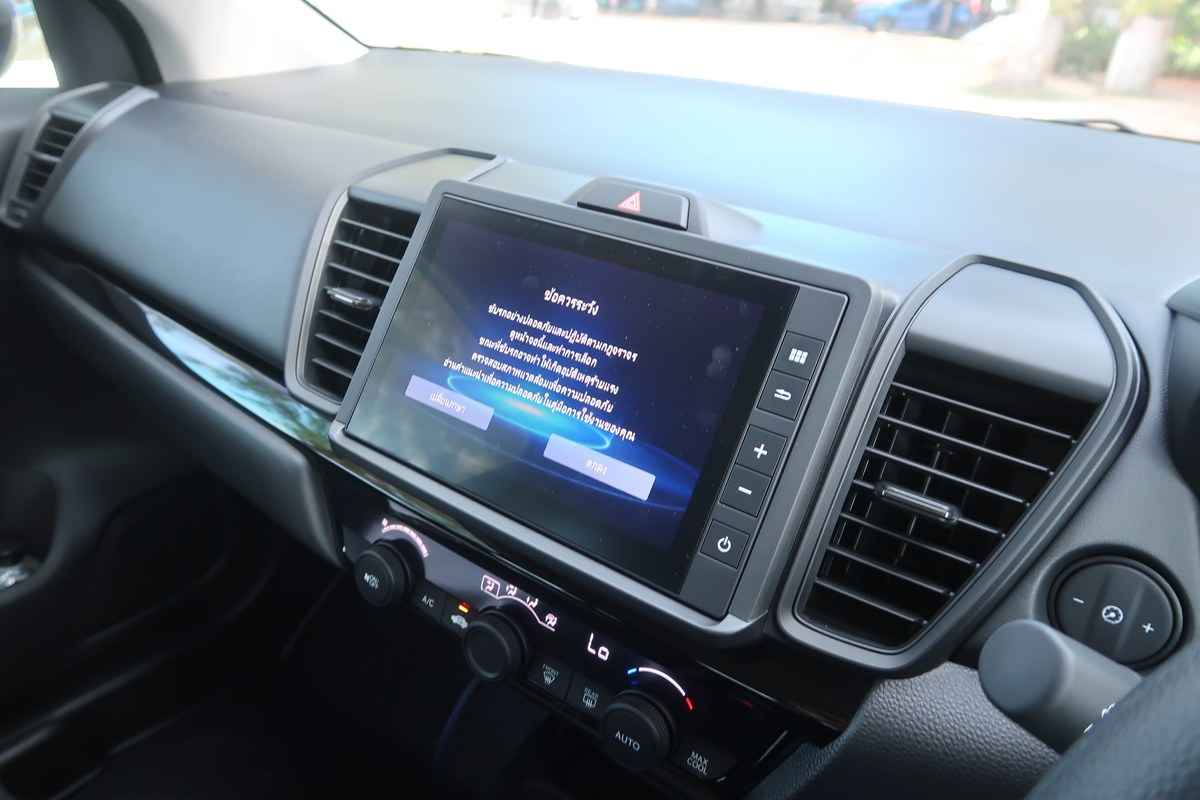 จอสัมผัส 8 นิ้วและช่องแอร์คู่ Honda City 2026 e:HEV V