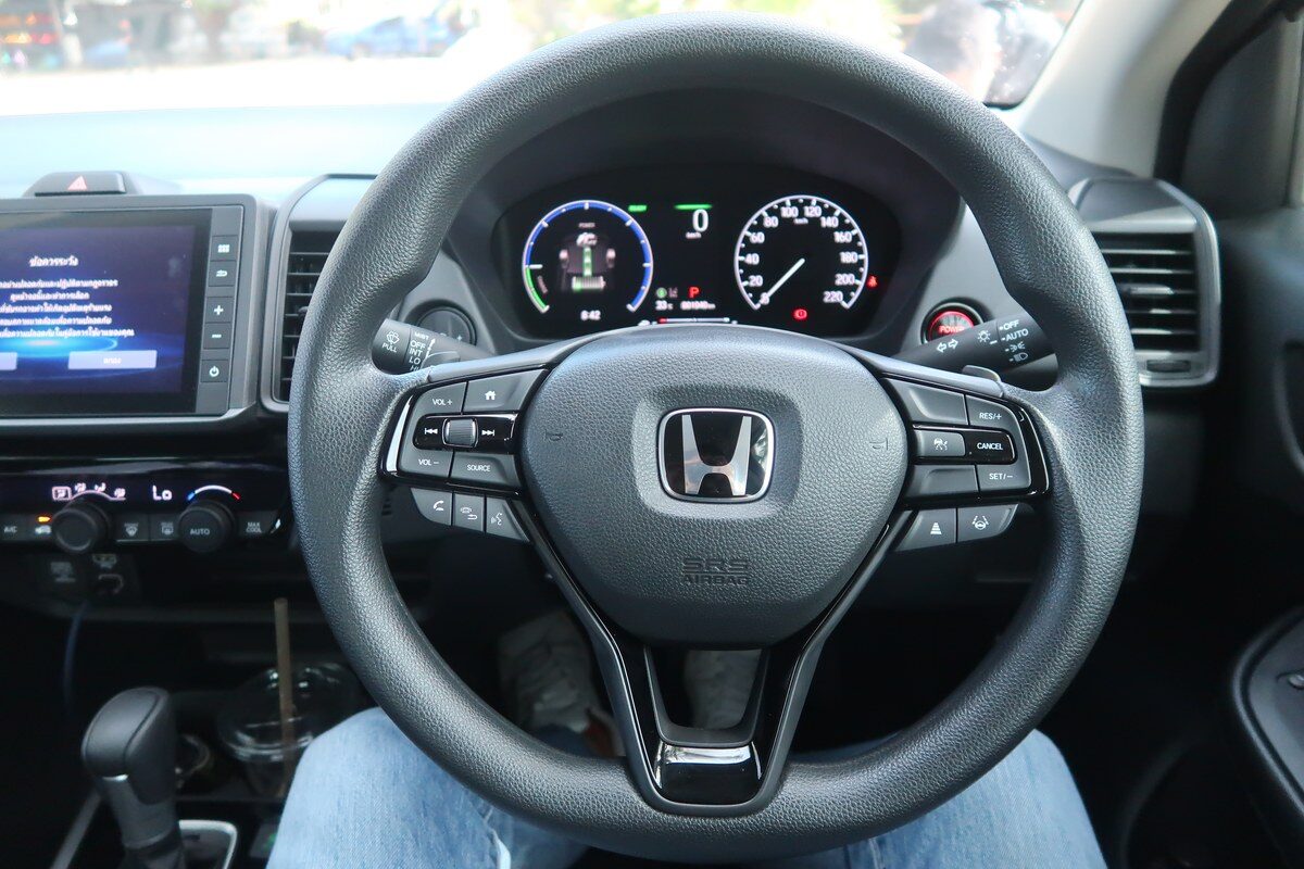 พวงมาลัย Honda และมาตรวัดไฮบริด Honda City e:HEV
