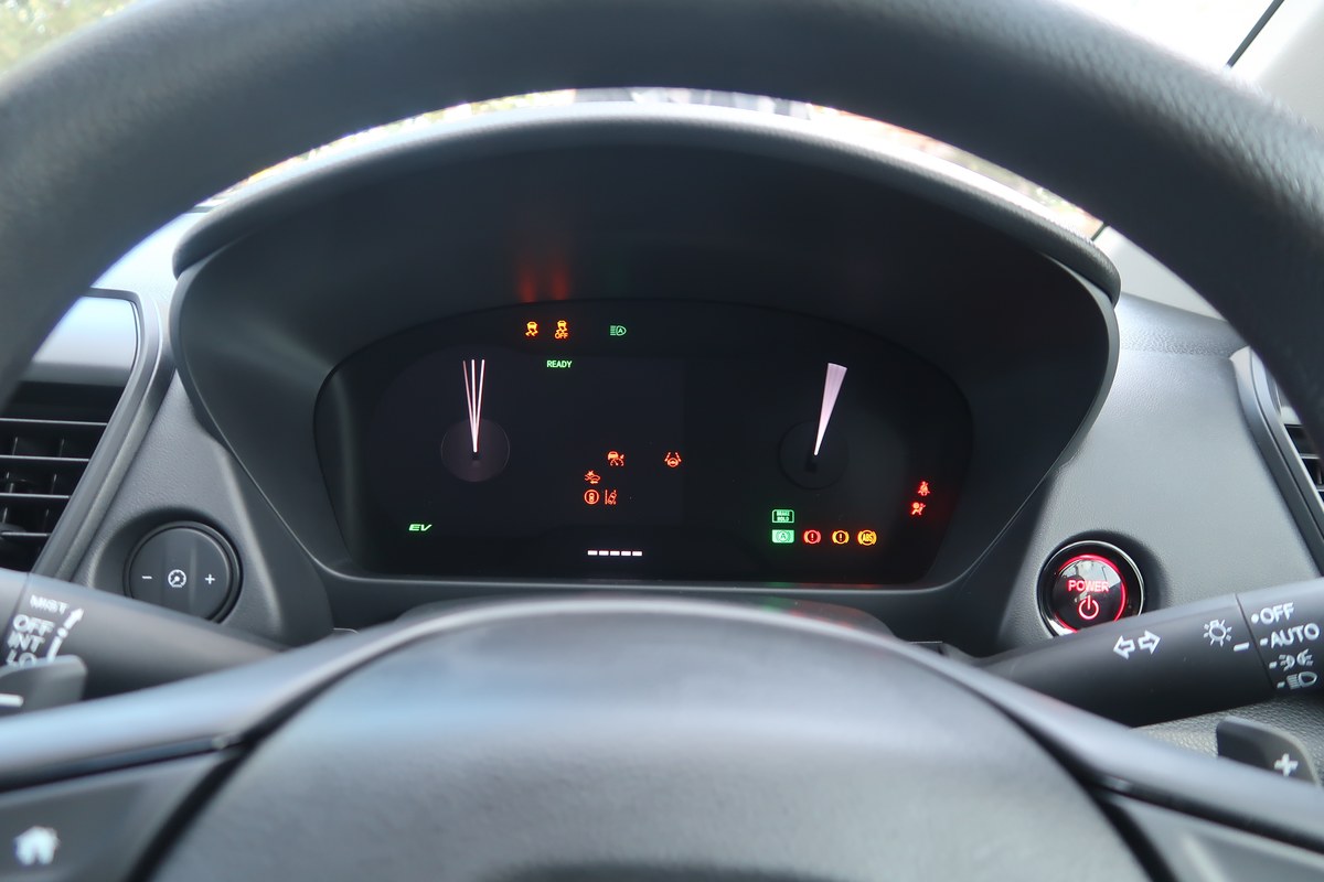 มาตรวัดแสดงสถานะ READY และโหมด EV ของ Honda City e:HEV