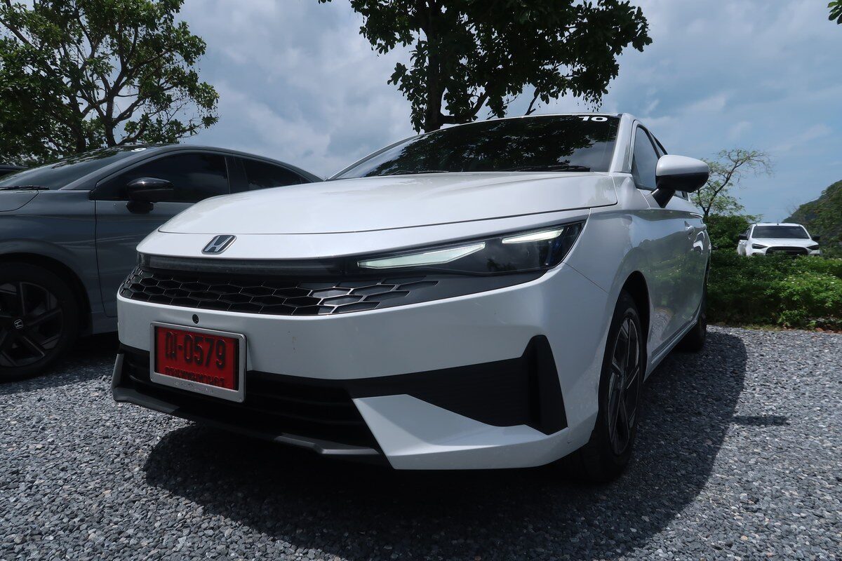 Honda City 2026 สีขาวจอดในงานเปิดตัว