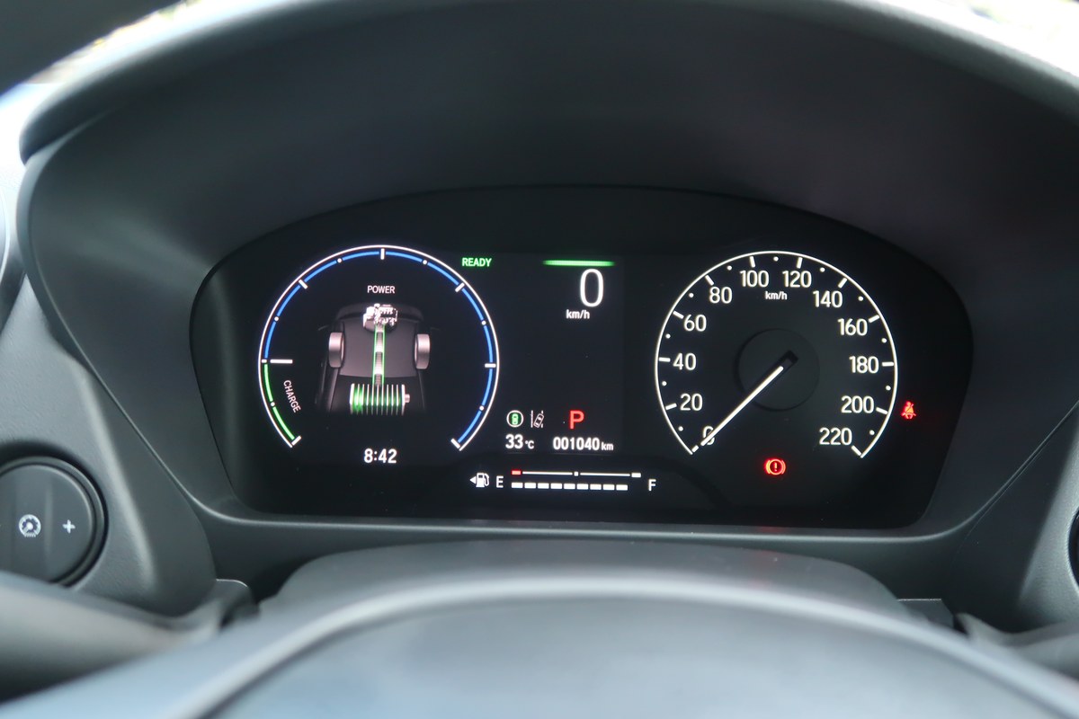 จอแสดงผลการไหลของพลังงานไฮบริด POWER CHARGE บนมาตรวัด TFT ของ Honda City e:HEV