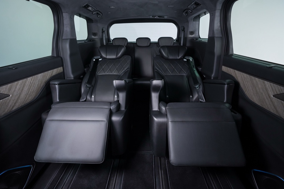 เบาะนั่งแถวที่สองแบบ Zero-Gravity Seat หนัง NAPPA ของ GWM WEY G9 2026 ในท่าเอนพักผ่อน