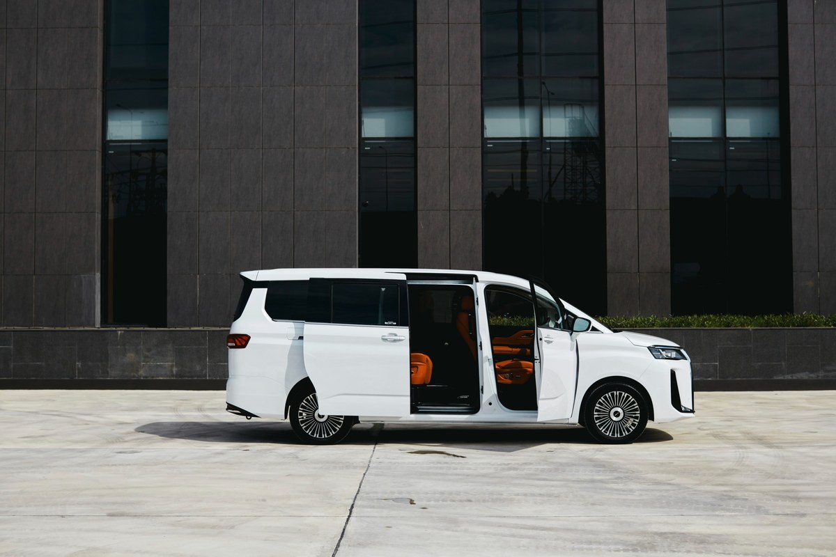 NEX เปิดตัว BAW M8 Flagship 2026 รถยนต์ไฟฟ้า MPV 7 ที่นั่งพรีเมียม ชูระยะทางวิ่ง 408 กม. กับราคา 1.299 ล้านบาท 22