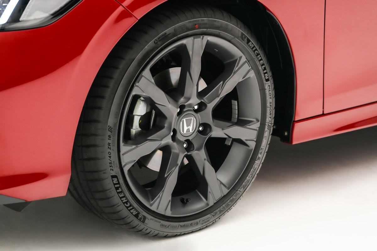 Honda Civic 2026 ไมเนอร์เชนจ์ ตัวท็อป RS Red Concept จำกัดเพียง 90 คัน ใส่เกียร์ Honda S+ Shift เพิ่ม BSI และ CTM 10