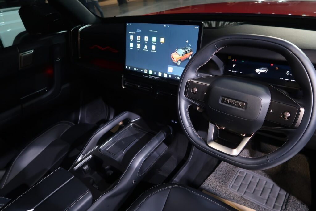 ภาพที่ 47 จากงาน CHERY TECH DAY 2026 ห้องโดยสารและค็อกพิตรถ JAECOO ในพื้นที่จัดแสดง
