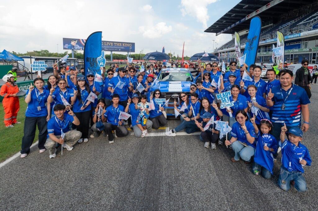 ทีม Ford Thailand Racing และแฟนมอเตอร์สปอร์ตในกิจกรรมกริดวอล์ก