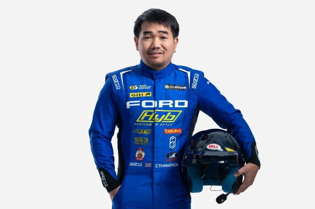 เบสท์ ธณพล ชูเจริญผล นักแข่งทีม Ford Thailand Racing หมายเลข 15