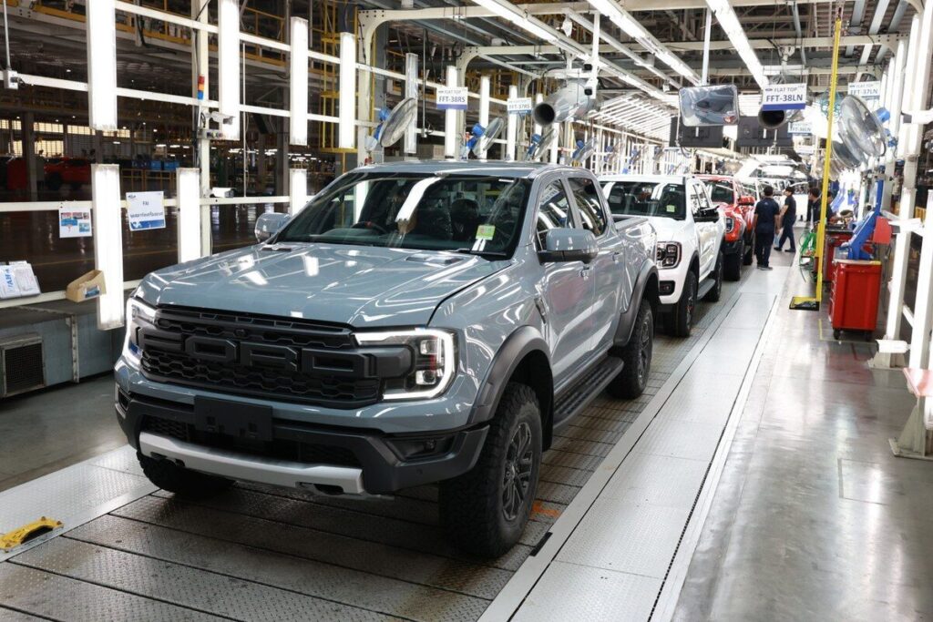 รถ Ford Ranger Raptor 2026 ระหว่างประกอบในโรงงาน FTM