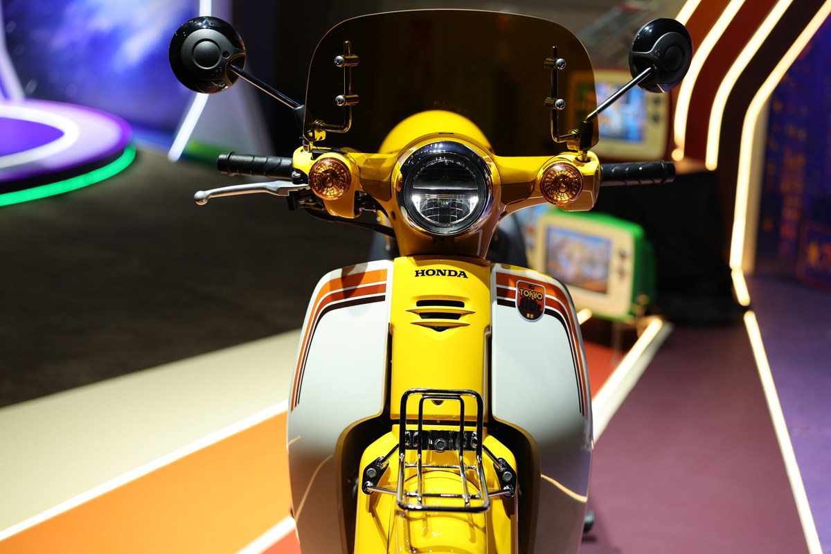 Honda Super Cub Tokyo 80s Limited Edition 2026 เคาะราคา 54,000 บาท ผลิตจำกัดเพียง 500 คัน 4